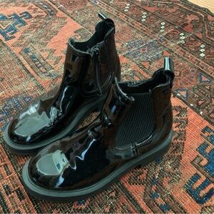 Zara Boots Girls Faux Patent Leather Sz. 32